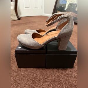 Gentle Souls By Kenneth Cole Talenta Two Piece Distressed Gray Taupe Sz 8 Med